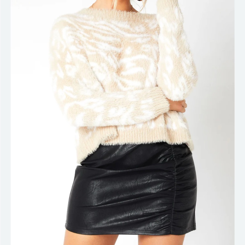 MINKPINK Cream White Beige Fuzzy Pull Over Crewneck Sweater Abstract Size Small